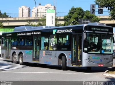Modelo Real na Vida Real - SingleDecker