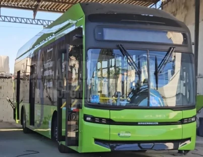Modelo Real na Vida Real - SingleDecker