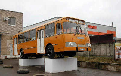 Modelo Real na Vida Real - SingleDecker
